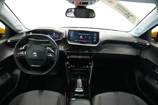 Peugeot 208 1.2 PureTech Allure  Panoramadak Navigatie Full-led 24 Maanden garantie* (Vraag naar de voorwaarden) / 6