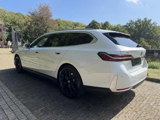BMW i5 Touring eDrive40 Business Edition 84 kWh | SOH 96% | Pano | BTW | / 26