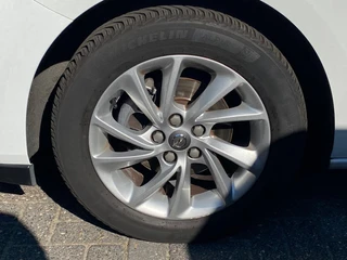 Opel Astra Sports Tourer 1.2 Business Edition / 8
