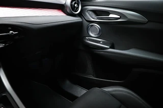 Alfa Romeo Tonale 1.5T Hybrid Edizione Speciale | LEDER / WINTER- PACK | STOELVENTILATIE | STUURVERWARMING | HARMAN  KARDON | 19" / 39