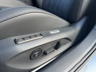 Volkswagen Passat Variant 1.5 eHybrid R-Line Edition 272pk / 5 JR Garantie / Pano / Leer / Trekhaak / H-K / Hud / Keyless / 360 / 23