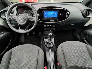 Toyota Aygo X PULSE 5-DEURS CAMERA CLIMA 17"LMV PRIVACY-GLASS LED DAB+ NL-AUTO / 10