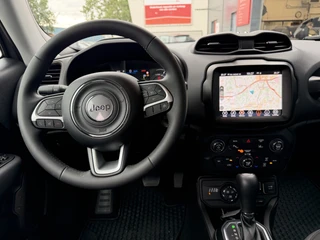 Jeep Renegade 4xe 240 Plug-in Hybrid Electric Trailhawk (Navigatie - LED - Keyless Entry - Parkeersensoren V+A - Automatische Airco - 4WD - 17" incl 4S - Dodehoek detectie) / 15