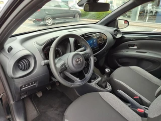 Toyota Aygo X PLAY 4S-BANDEN APPLE/ANDROID AD-CRUISE CAMERA BLUETOOTH AIRCO NL-AUTO EL-RAMEN/SPIEGELS / 5