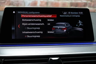 BMW 5 Series Touring 520i High Executive M Sport Pakket Automaat  / Navigatiesysteem Professional / Panoramadak / Comfortstoelen / Driving Assistant Plus / 19 Inch / Stoelverwarming voor+achter / Achteruitrijcamera / Hifi / Adaptieve LED-koplampen / Leder / DAB / 27