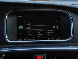 Volvo V40 2.0 D3 150 PK Business Sport R-Design Panoramadak Harman Kardon LED Standkachel Trekhaak Stoelverwarming 18" / 29