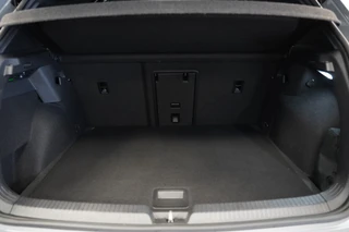 Volkswagen Golf 2.0 TSI GTI  Akrapovič Panoramadak Harman&Kardon Sterrenhemel 19''LM / 32