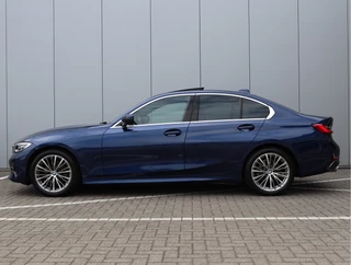 BMW 3 Serie 320i High Executive Edition  | Schuifdak | Leder | Camera | Org. NL / 15