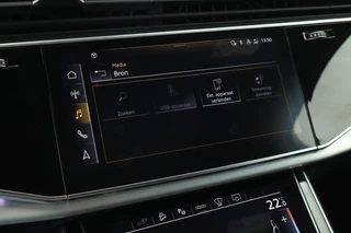 Audi Q7 55 TFSIe 381pk quattro Pro Line S Leder Memory Sluithulp B&O Panoramadak Camera Stoel + Stuurverwarming Luchtvering Navigatie 2x S-Line / 25