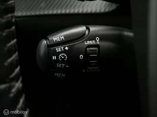 PEUGEOT 2008 1.2 PURETECH ALLURE AUTOMAAT/CAMERA/FULL LED/KEYLESS/HALF-LEDER/I-COCKPIT / 51