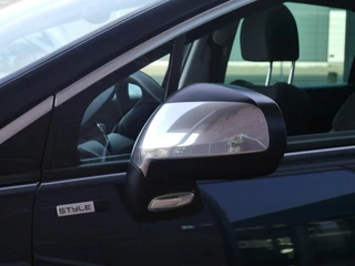 Peugeot 3008 1.2 PureTech Style | Trekhaak | Panoramadak | Lichtmetalen velgen | Achteruitrijcamera | Climate control | Cruise control | Navigatie | Regensensor / 32