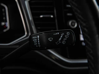 Volkswagen T-Roc 1.5 TSI 150 PK DSG Style IQ.DRIVE | Trekhaak | Virtual Cockpit | LED | ACC | Camera | Dodehoekdetectie | Stoel-/Stuurverwarming | Navigatie | Apple CarPlay/Android Auto | 18" / 20