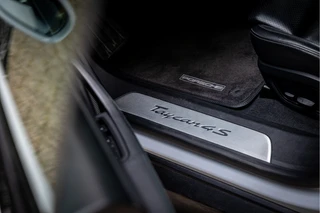 Porsche Taycan Sport Turismo 4S 93 kWh  Panorama 21" Sport Chrono 360 Camera Warmtepomp / 21