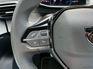 Peugeot 2008 1.2 Hybrid 145pk GT | Automaat | Dode hoekbewaking | Rondom zicht camera | Navigatie full map | 17 inch LichtMetaal / 12