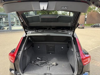 Volvo XC40 Recharge Plus SOH 92%| PILOT ASSIST ACC| ELEKTRISCHE ACHTERKLEP| DODE HOEK SENSOR |WARMTEPOMP| STOEL + STUURVERWARMING| ACHTERUITRIJCAMERA| RIJKLAAPRIJS INCL. 12 MND BOVAG GARANTIE| / 5