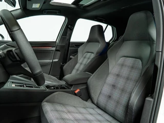 Volkswagen Golf GTE | 245PK | Pano | Matrix-LED / 10