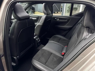 Volvo XC40 1.5 T5 Recharge R-Design NL-auto | Schuif- Kanteldak | H&K | Trekhaak | Stoelverwarming | Memory | Adaptive Cruise / 8