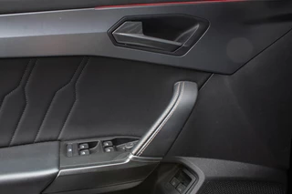 CUPRA Leon Sportstourer 1.4 PHEV Essential Stuurverwarming|Camera| / 17