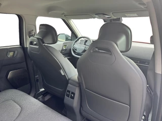 Kia EV2 Plus 42.2 kWh 3.000,- Inruilkorting | Privacy Glass | 18" lichtmetalen velgen | Warmtewerend glas rondom | Draadloze oplader voor smartphone / 19