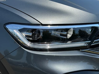 Volkswagen T-Roc 1.5 TSI 150pk DSG R-Line Camera | Keyless | Elek. Achterklep | Dode hoek | Rijklaar incl. 1 jaar Bovag garantie / 32