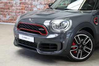 MINI Countryman John Cooper Works ALL4 Chili Automaat  / Navigatiesysteem Plus / Leder / Panoramadak / Harman Kardon / Stoelverwarming / Achteruitrijcamera / 19 Inch / Sportstoelen / Parkeersensoren voor+achter / Climate Control / Head-Up Display / 2