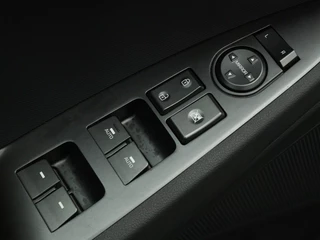 Hyundai IONIQ 1.6 GDi PHEV Comfort Carplay navigatie | Trekhaak | Camera | S / 19