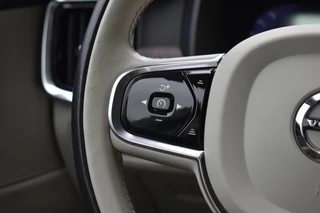 Volvo S90 2.0 T8 AWD Inscription / 17