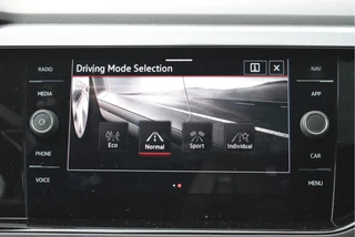 Volkswagen Polo 2.0 TSI GTI Executive 200 pk  | Keyless | Pano | Camera | Carplay | DAB | Virtual cockpit | Full LED | LM 18" | Netjes / 22