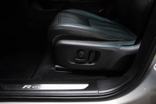 Land Rover Range Rover Evoque 2.0 P200 AWD R-Dynamic HSE | COLD CLIMATE PACK | PANORAMADAK | HEAD UP | DAB | APPLE | STUURVERWARMING / 34
