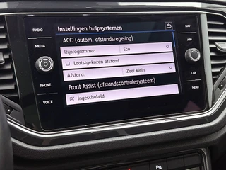 Volkswagen T-Roc 1.5 TSI Sport Automaat | Adaptive Cruise | CarPlay | Camera | Panoramadak | Parkeersensoren | Trekhaak | NAP / 22