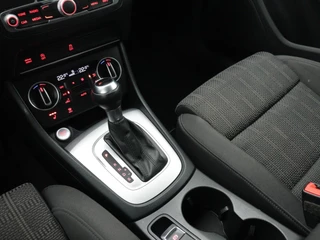 Audi Q3 1.4 TFSI CoD Automaat | Navigatie | Stoelverwarming / 13