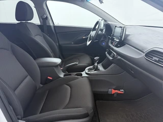 Hyundai i30 Wagon 1.0 T-GDI Comfort  Lendensteunverstelling - Cruise Control - Achteruitrijcamera - Climate Control / 41