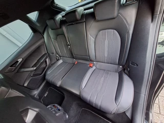 Cupra Leon 1.5 eTSI Business Intense AUT.* Navigatiesysteem * Elektrische stoelen met memory * Parkeercamera * / 33