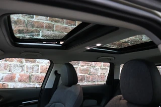 MINI Clubman Cooper Salt Business Automaat  / Navigatiesysteem / Panoramadak / 17 Inch / Apple CarPlay / Chrome Line / Head-Up Display / Climate Control / Bluetooth / Cruise Control / 24