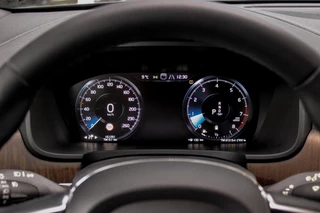 Volvo V90 2.0 B4 Business Pro Inscription| BTW auto | 1e eigenaar | NL auto | 20 inch | Panoramadak | Harman Kardon | BLIS | Stuurverwarming | Stoelverwarming | Head-up | Trekhaak | Cruise control / 21