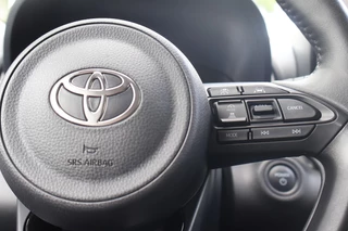 Toyota Yaris 1.5 Hybrid 115 Dynamic STOEL/STUURVERW PARK-SENSOREN KEYLESS LM-VELGEN LED CAMERA PRIVACY-GLASS AD-CRUISE APPLE/ANDROID DAB+ / 13
