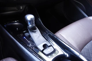 Toyota C-HR 1.8 Hybrid Executive  | Dealer onderhouden | NAVI | Camera | Trekhaak | Cruise control | / 35