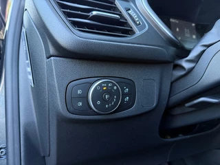 Ford Focus Wagon 1.0 EcoBoost Connected - Navi Carplay Park. sens. voor en achter / 21