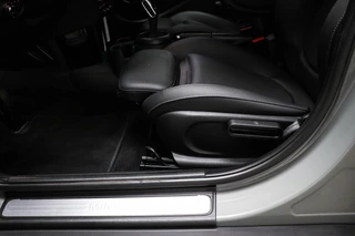MINI 5-Deurs 1.5 Cooper Business Edition | CLIMA | STOELVERWARMING | DAB | APPLE | MOONWALK GREY / 28