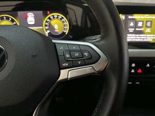 Volkswagen Golf 1.0 TSI 110pk Life Sfeerverlichting Navigatie Parkeersensoren App-Connect / 23