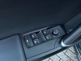 SEAT Leon 1.4 TSI eHybrid PHEV FR 204PK Trekhaak Camera Carplay ACC / 24