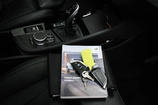 BMW X1 xDrive20i High Executive | PANORAMADAK | HEAD UP | STOELVERWARMING | TREKHAAK / 60