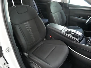 Hyundai Tucson 1.6 T-GDI PHEV Comfort 4WD ✅All Season✅Stoelverw.✅Lane Ass.✅Apple✅Camera✅Navi✅Clima✅ / 7