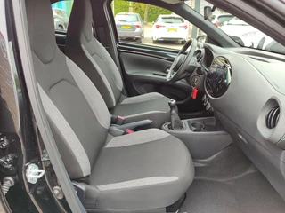 Toyota Aygo X PLAY 4S-BANDEN APPLE/ANDROID AD-CRUISE CAMERA BLUETOOTH AIRCO NL-AUTO EL-RAMEN/SPIEGELS / 10