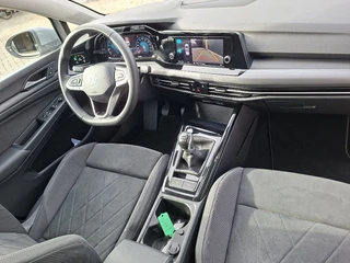 Volkswagen Golf 1.5 TSI 130pk Style * LAGE KMSTAND 26.000KM! * ParkeerCamera * Adaptieve Cruise Control * LM velgen * / 24