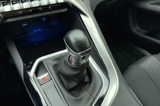 Peugeot 3008 1.2 PureTech Blue Lease Executive / trekhaak / apple carplay / navigatie / parkeersensoren / 21