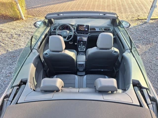 Volkswagen T-Roc Cabrio 1.5 TSI 150pk DSG R-Line (Trekhaak,Camera,Virtual,IQ) / 15