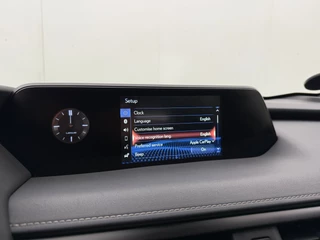 Lexus UX 250h Comfort Line | Trekhaak | Camera | Adaptive Cruise | Stoel-/Stuurverwarming | CarPlay / 19