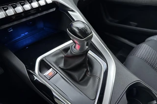 Peugeot 5008 1.2 PureTech Blue Lease Executive | 7 persoons | Cruise control | Climate control | Navigatie full map | Lichtmetaal 17" / 29