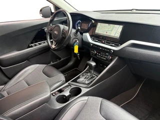 Kia Niro 1.6 GDi Hybrid DynamicLine | Navigatie | Apple Carplay / Android Auto | Climate Control | Achterruitrij Camera | Lichtmetalen Velgen | / 25
